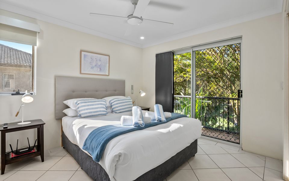 Sanctuary Lake Apartment 67 – Peaceful Beachside Oasis in Currumbin – Min. 3 Night Stays – Linen Provided