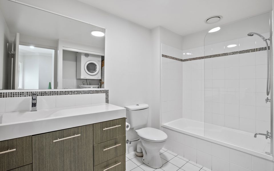 Sanctuary Lake Apartment 67 – Peaceful Beachside Oasis in Currumbin – Min. 3 Night Stays – Linen Provided