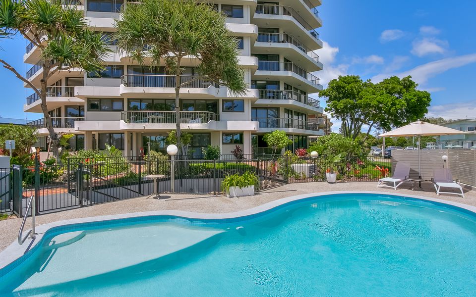 Porta Pacifique 19 – Beachfront Bilinga – Min. 3 Night Stays – Linen Provided