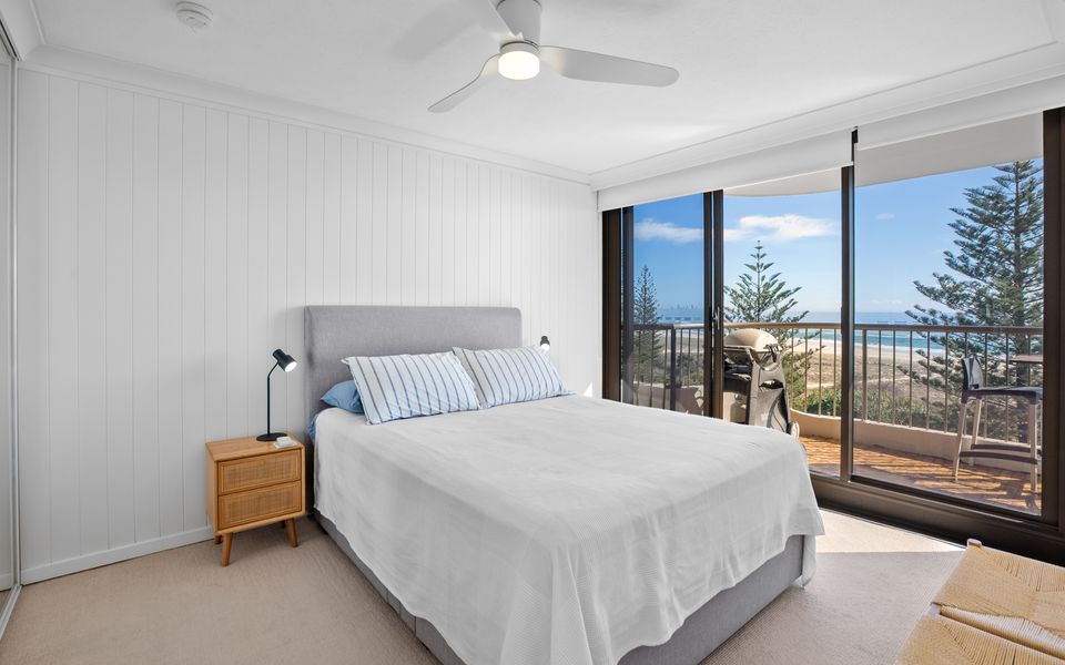 Porta Pacifique 19 – Beachfront Bilinga – Min. 3 Night Stays – Linen Provided