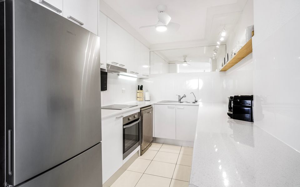 Porta Pacifique 19 – Beachfront Bilinga – Min. 3 Night Stays – Linen Provided