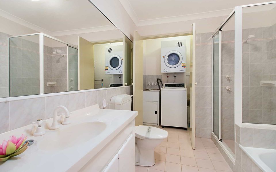 Coral Gate 40 – Absolute Waterfront – Min. 3 Night Stays!