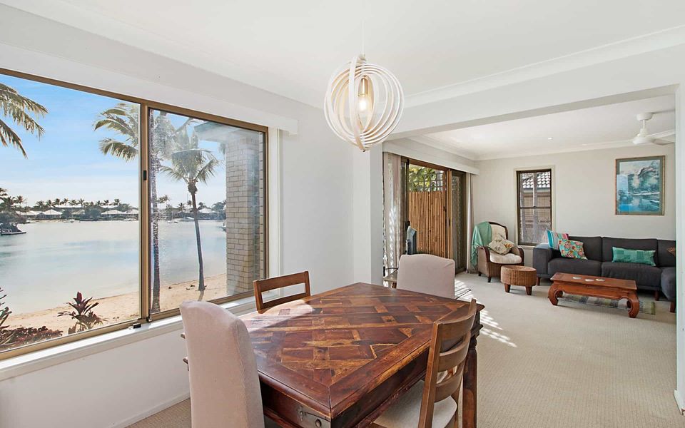 Coral Gate 40 – Absolute Waterfront – Min. 3 Night Stays!