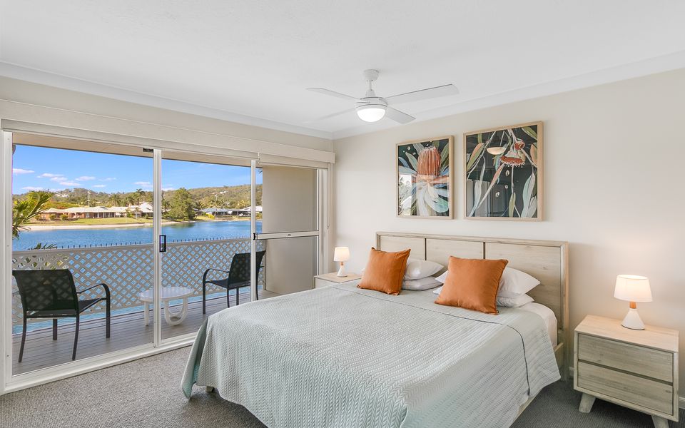 Isle Of Palms 120 – Absolute Waterfront Villa – Min. 3 Night Stays!