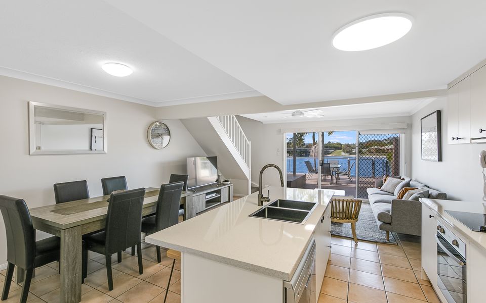 Isle Of Palms 120 – Absolute Waterfront Villa – Min. 3 Night Stays!