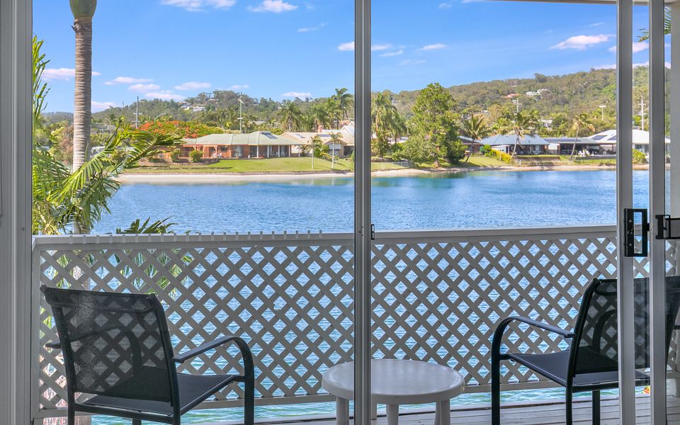 Isle Of Palms 120 – Absolute Waterfront Villa – Min. 3 Night Stays!