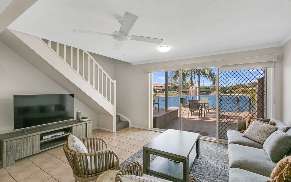 Isle Of Palms 120 – Absolute Waterfront Villa – Min. 3 Night Stays!