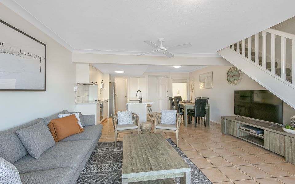 Isle Of Palms 120 – Absolute Waterfront Villa – Min. 3 Night Stays!