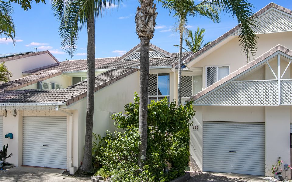 Isle Of Palms 120 – Absolute Waterfront Villa – Min. 3 Night Stays!