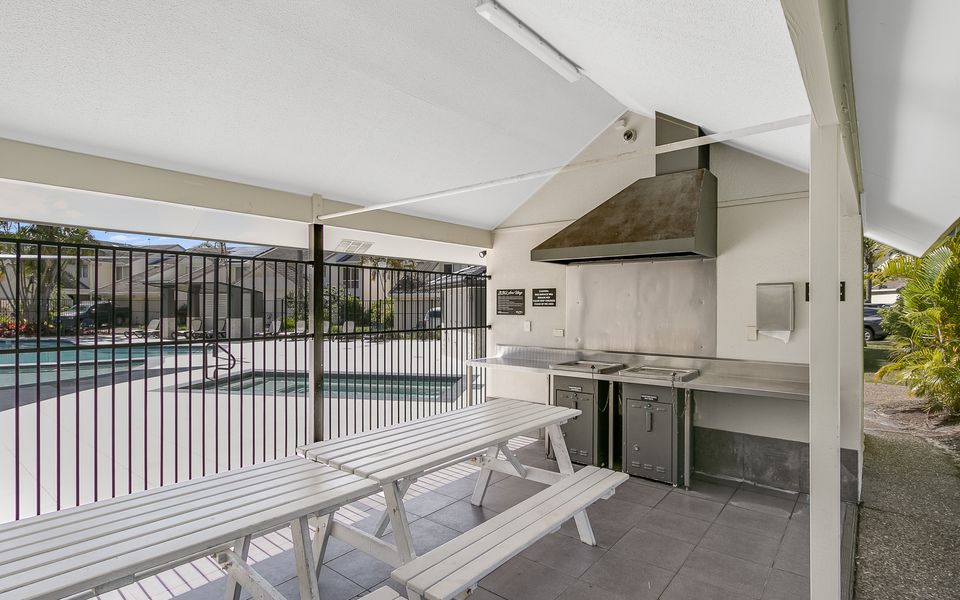 Isle Of Palms 120 – Absolute Waterfront Villa – Min. 3 Night Stays!