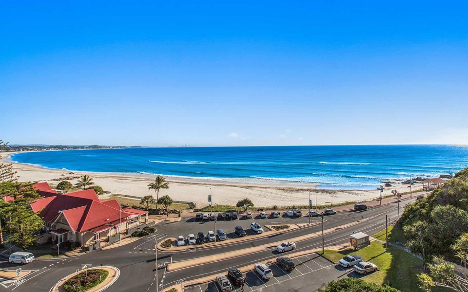 Kirra Gardens 15 on Kirra Point Beachfront – Min. 3 night stays!