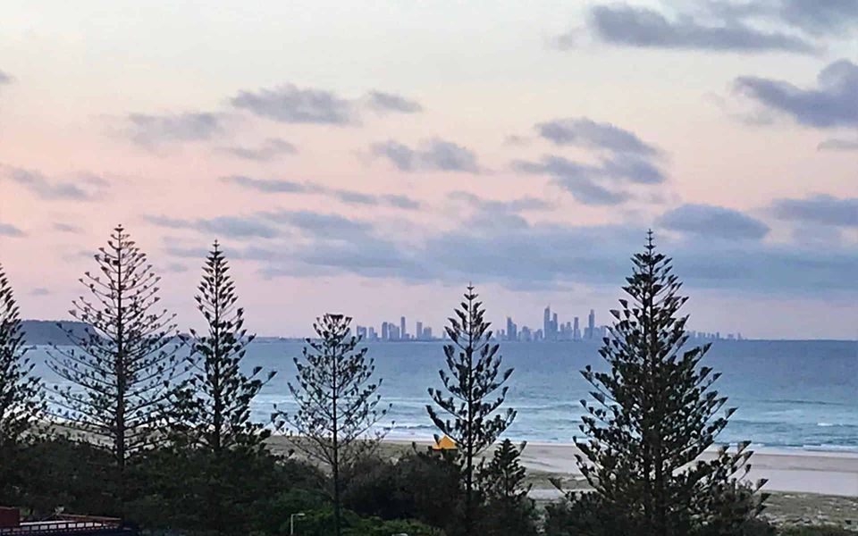 Kirra Surf 508 – Enjoy Kirra beachfront luxury – Linen Provided – Min. 3 night stays!