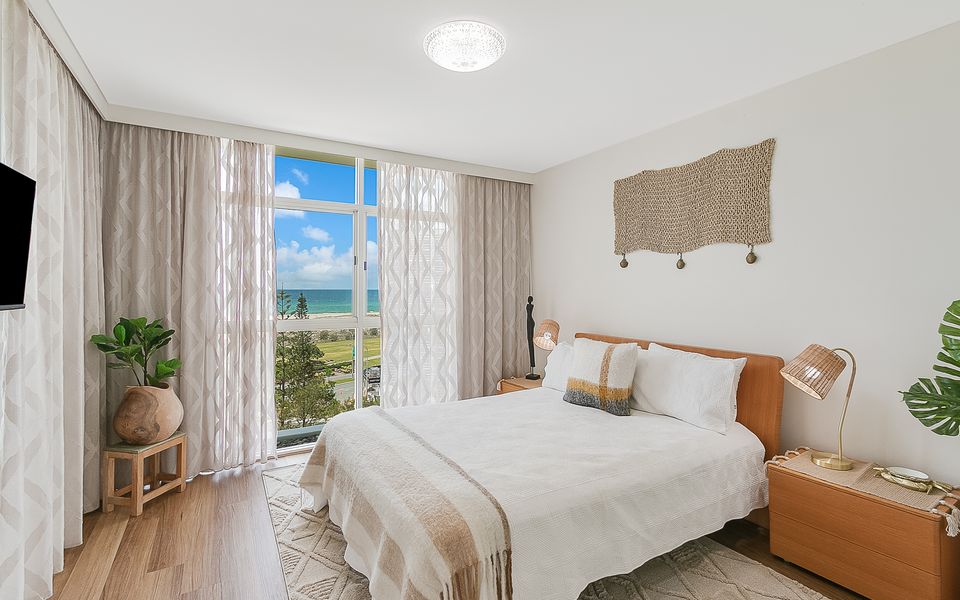 Kirra Surf 508 – Enjoy Kirra beachfront luxury – Linen Provided – Min. 3 night stays!