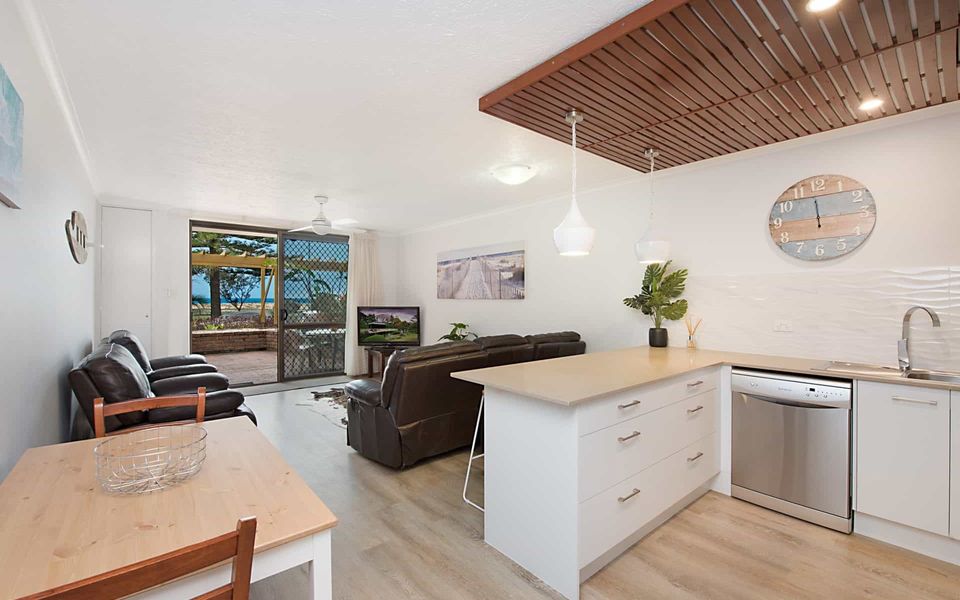 Kirra Vista 4 – Beachfront and Ground Floor