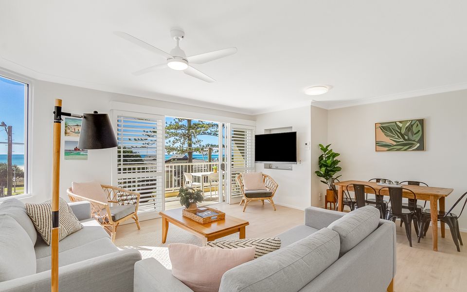 Beach Pines 5 – Fully Renovated North Kirra Beachfront – Min. 3 Night Stays