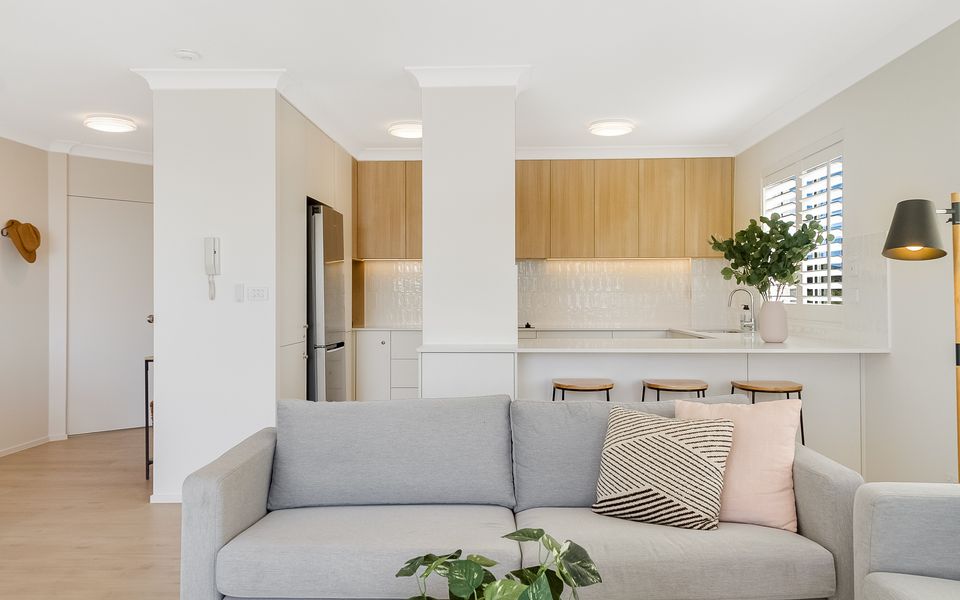 Beach Pines 5 – Fully Renovated North Kirra Beachfront – Min. 3 Night Stays