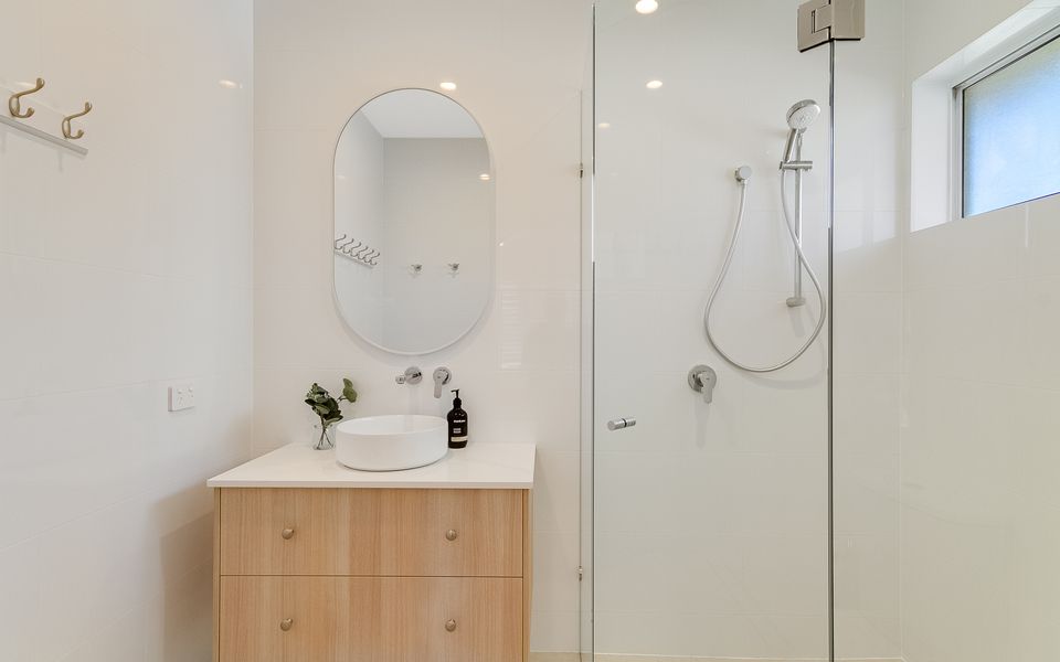 Beach Pines 5 – Fully Renovated North Kirra Beachfront – Min. 3 Night Stays