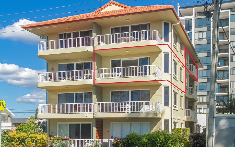 Beach Pines 5 – Fully Renovated North Kirra Beachfront – Min. 3 Night Stays