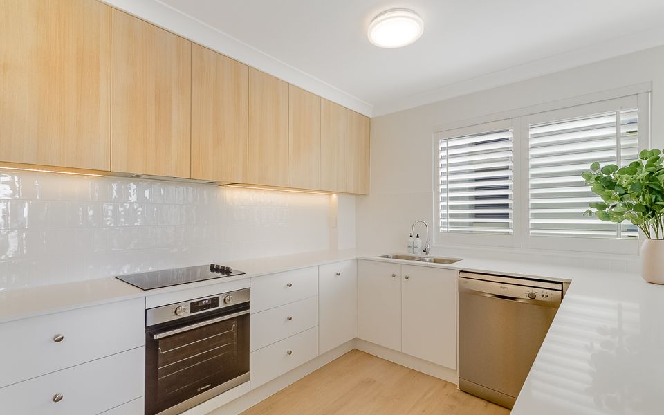 Beach Pines 5 – Fully Renovated North Kirra Beachfront – Min. 3 Night Stays