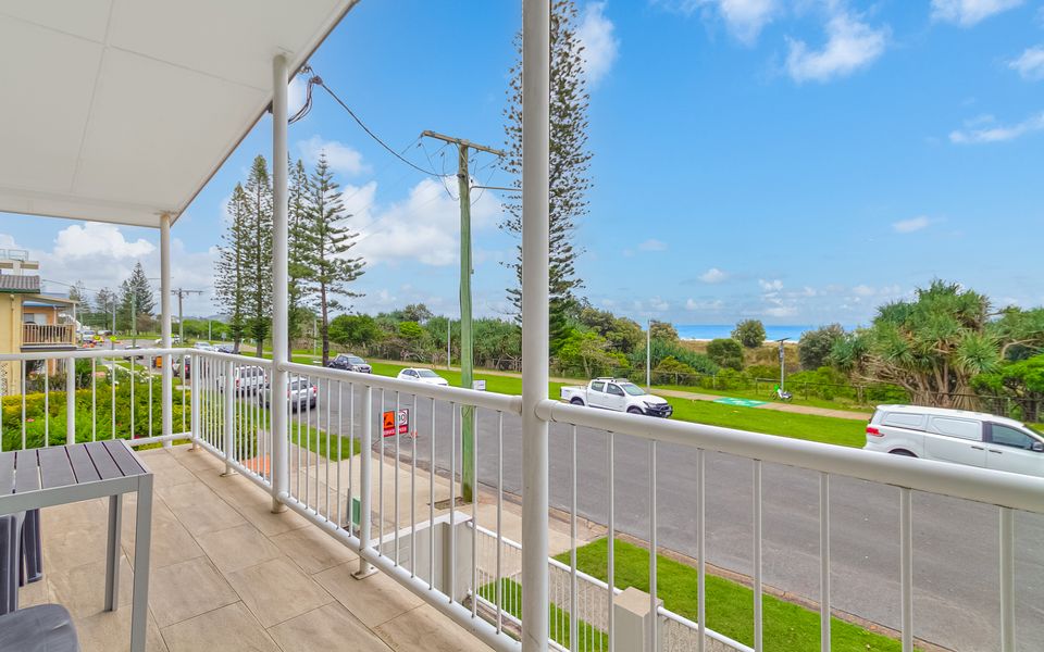 Legacy 3 – Bilinga/North Kirra Beachfront – Min. 3 Night Stays!