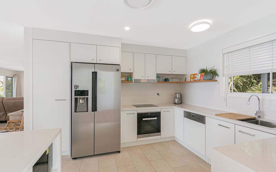 Ocean Blue on Currumbin Hill – Pet Friendly – Linen Provided!
