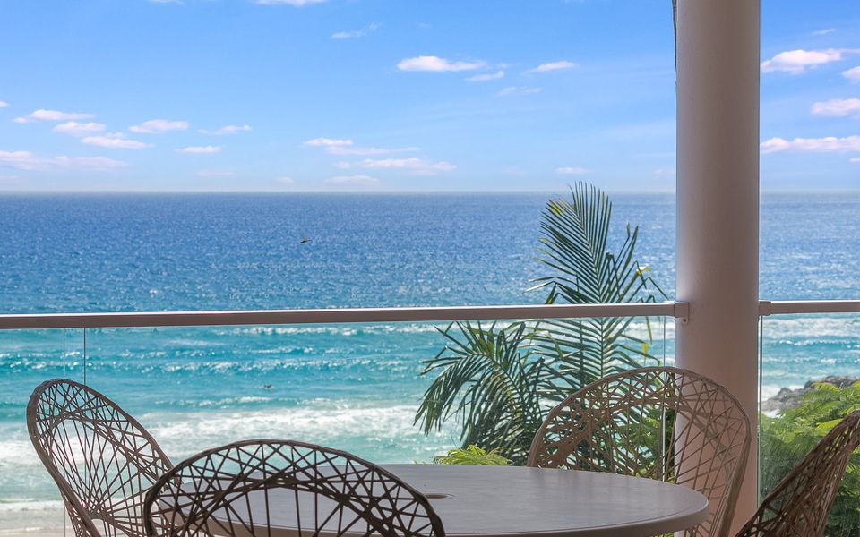 Ocean Blue on Currumbin Hill – Pet Friendly – Linen Provided!