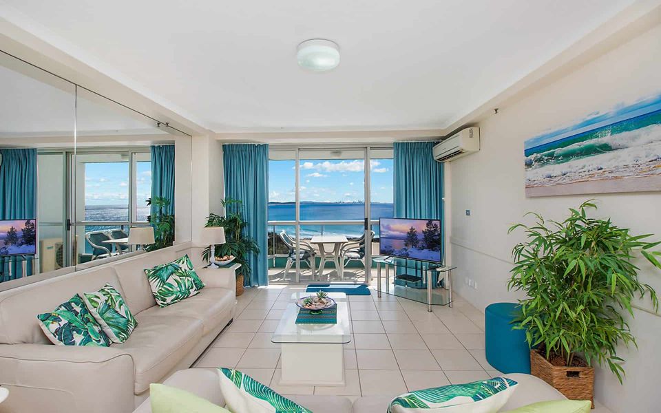 Ocean Plaza 1466 – Coolangatta Beachfront – Min. 3 Night Stays!