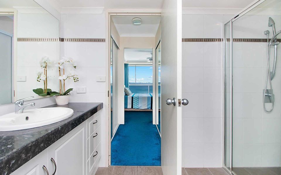 Ocean Plaza 1466 – Coolangatta Beachfront – Min. 3 Night Stays!