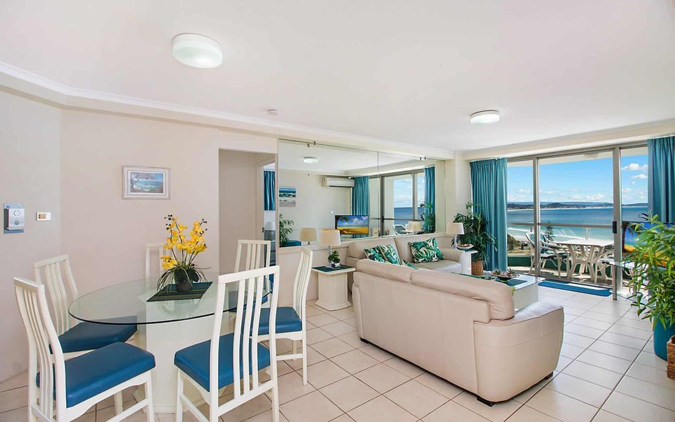 Ocean Plaza 1466 – Coolangatta Beachfront – Min. 3 Night Stays!