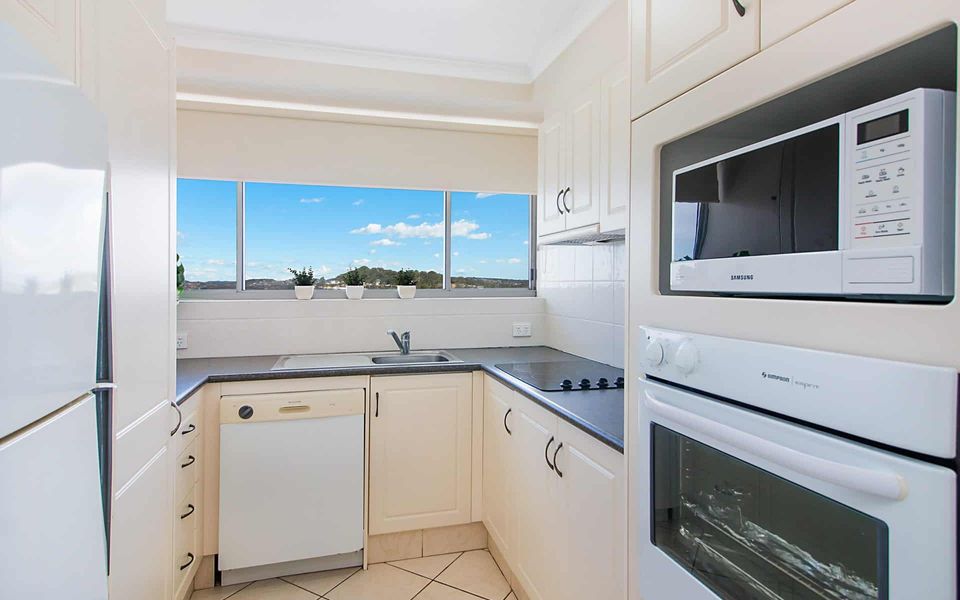 Ocean Plaza 1466 – Coolangatta Beachfront – Min. 3 Night Stays!