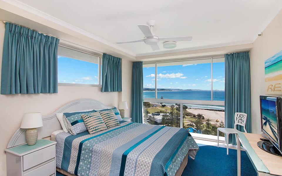 Ocean Plaza 1466 – Coolangatta Beachfront – Min. 3 Night Stays!