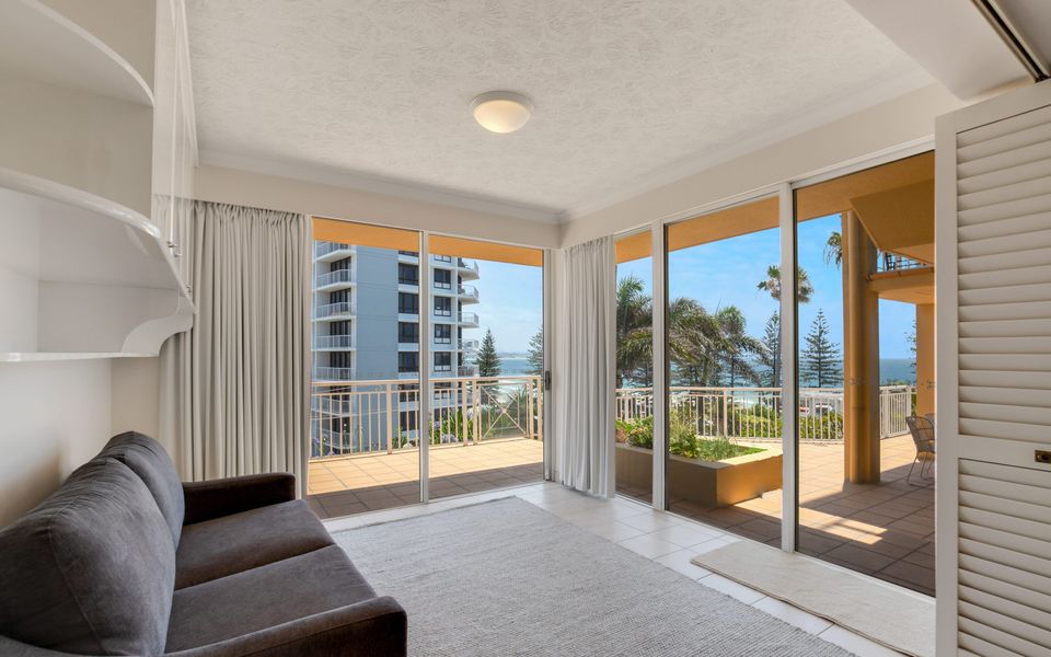 Orion 2 – Beachfront Rainbow Bay / Coolangatta – All Linen Supplied – Min. 3 night stays year round!