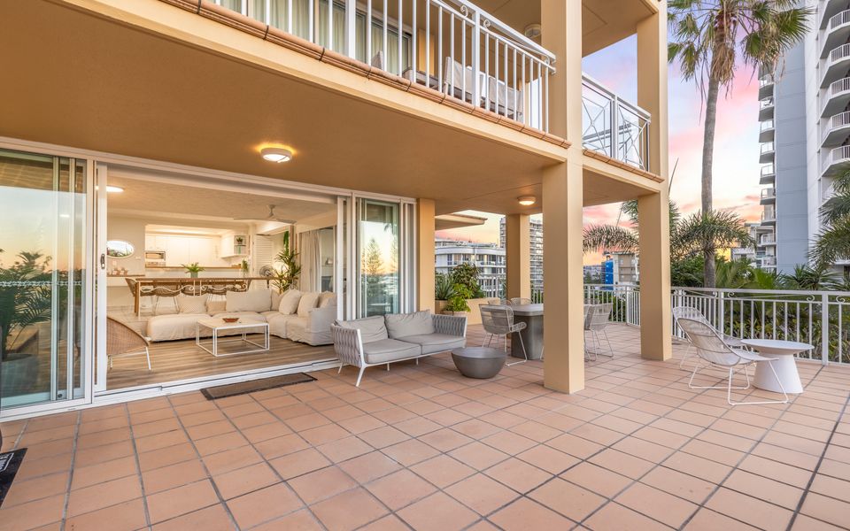 Orion 2 – Beachfront Rainbow Bay / Coolangatta – All Linen Supplied – Min. 3 night stays year round!