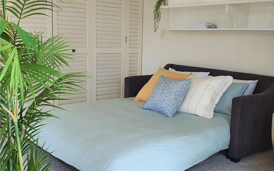 Orion 2 – Beachfront Rainbow Bay / Coolangatta – All Linen Supplied – Min. 3 night stays year round!