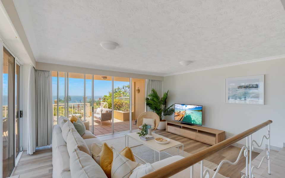 Orion 2 – Beachfront Rainbow Bay / Coolangatta – All Linen Supplied – Min. 3 night stays year round!