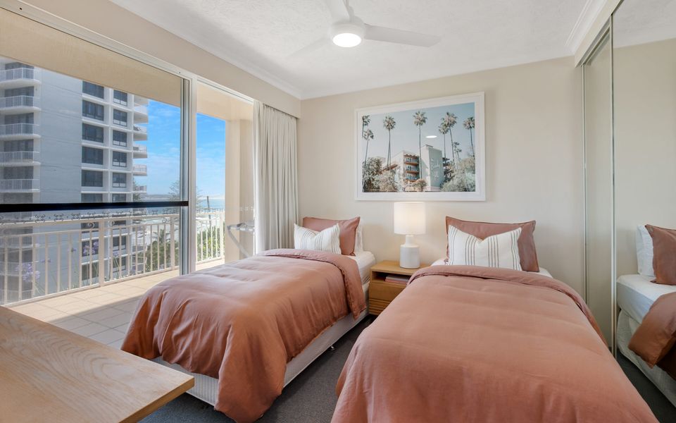 Orion 2 – Beachfront Rainbow Bay / Coolangatta – All Linen Supplied – Min. 3 night stays year round!