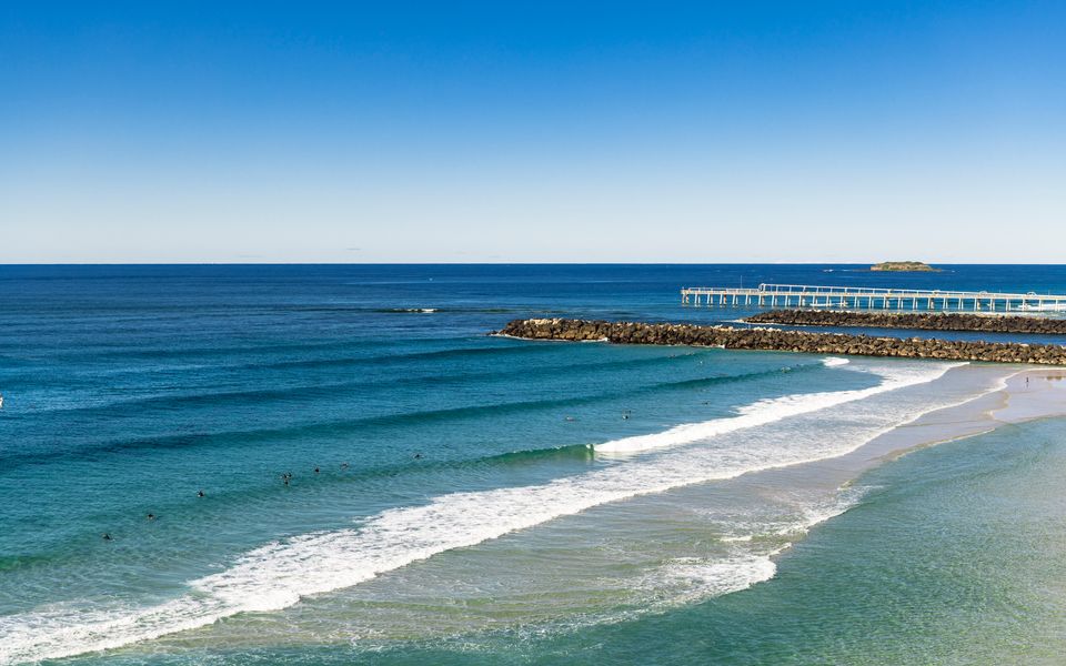 Orion 2 – Beachfront Rainbow Bay / Coolangatta – All Linen Supplied – Min. 3 night stays year round!
