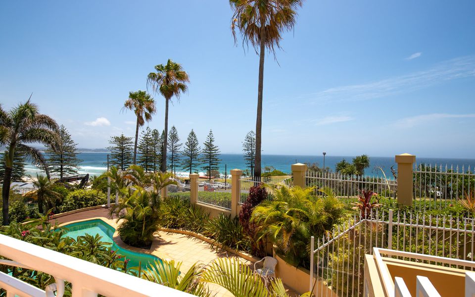 Orion 2 – Beachfront Rainbow Bay / Coolangatta – All Linen Supplied – Min. 3 night stays year round!