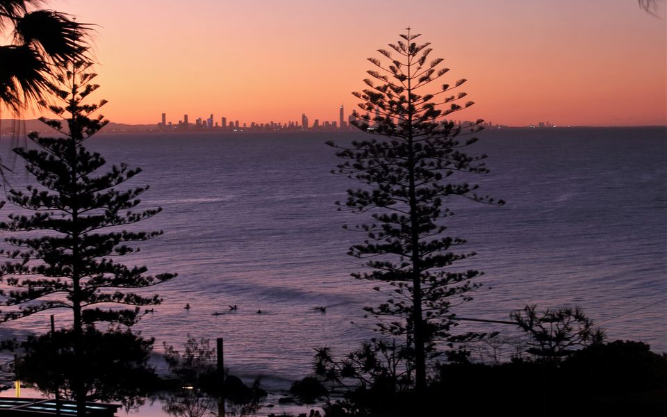 Orion 6 – Beachfront Rainbow Bay – All Linen Supplied – Min. 3 Night Stays!