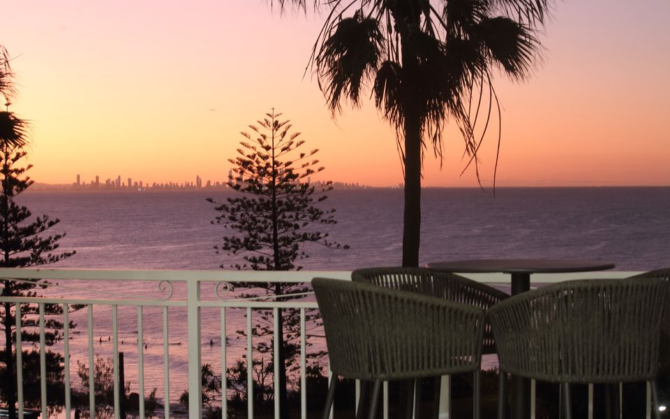 Orion 6 – Beachfront Rainbow Bay – All Linen Supplied – Min. 3 Night Stays!