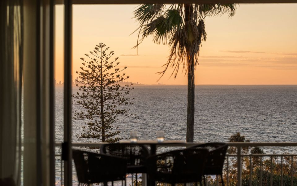Orion 6 – Beachfront Rainbow Bay – All Linen Supplied – Min. 3 Night Stays!