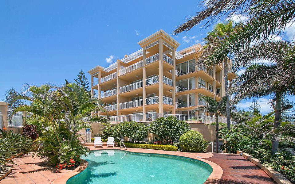 Orion 6 – Beachfront Rainbow Bay – All Linen Supplied – Min. 3 Night Stays!