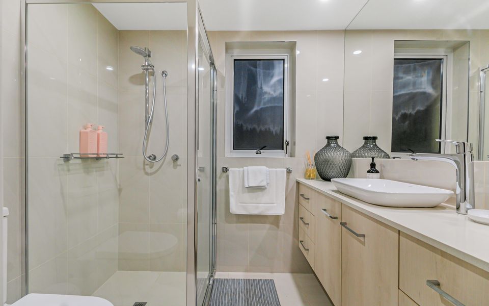 Orion 6 – Beachfront Rainbow Bay – All Linen Supplied – Min. 3 Night Stays!