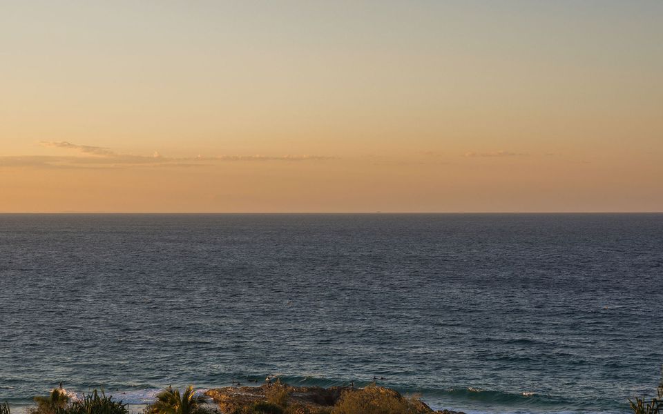 Orion 6 – Beachfront Rainbow Bay – All Linen Supplied – Min. 3 Night Stays!