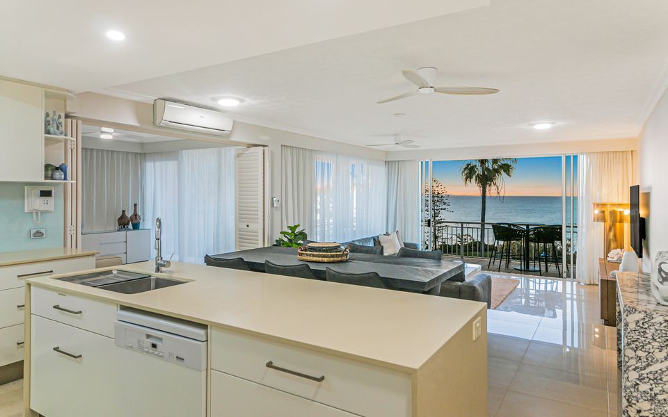 Orion 6 – Beachfront Rainbow Bay – All Linen Supplied – Min. 3 Night Stays!