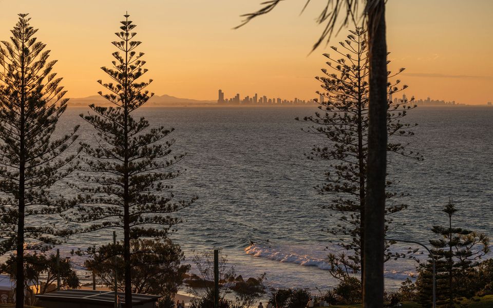 Orion 6 – Beachfront Rainbow Bay – All Linen Supplied – Min. 3 Night Stays!