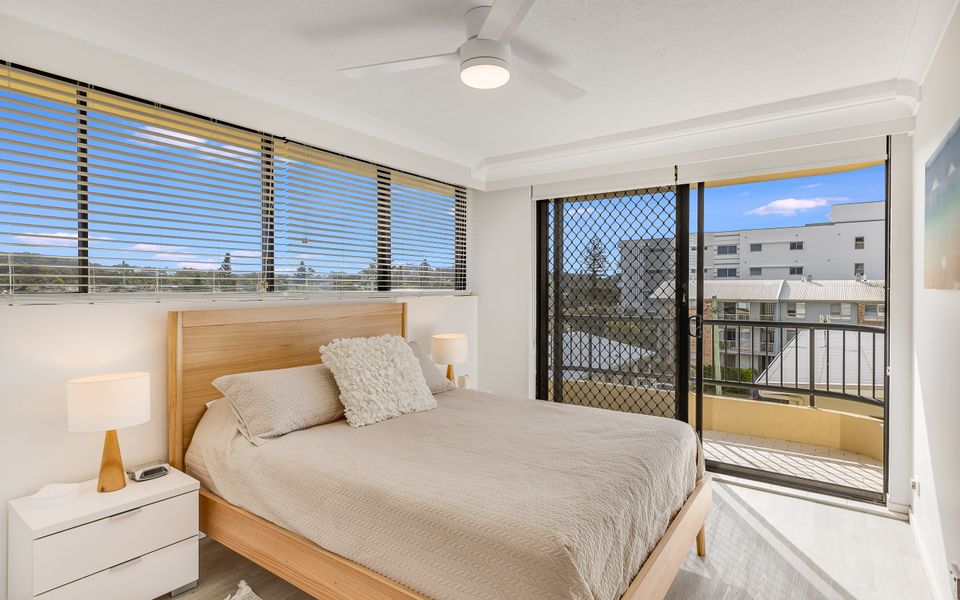 Pelican Sands 401 – Absolute Beachfront – Min. 3 night stays!