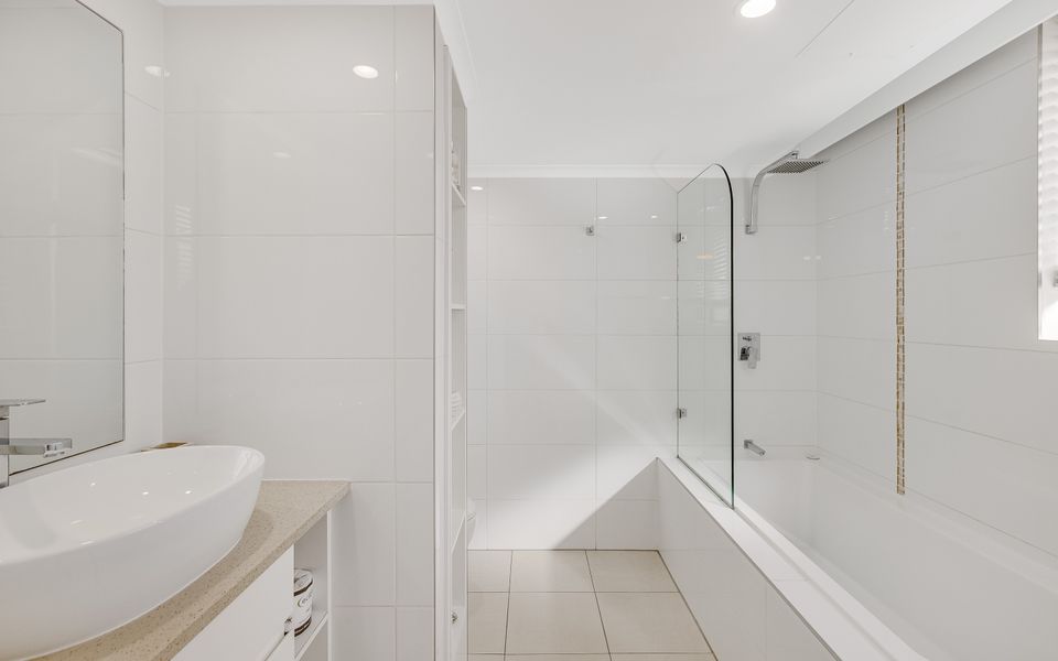 Pelican Sands 401 – Absolute Beachfront – Min. 3 night stays!