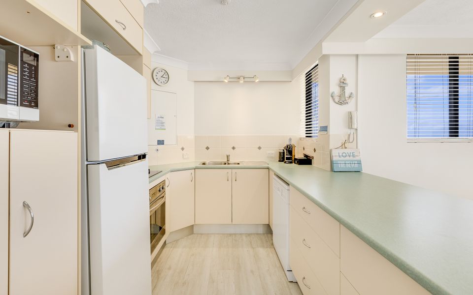 Pelican Sands 401 – Absolute Beachfront – Min. 3 night stays!