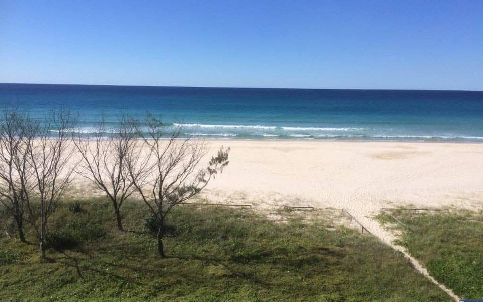 Pelican Sands 401 – Absolute Beachfront – Min. 3 night stays!